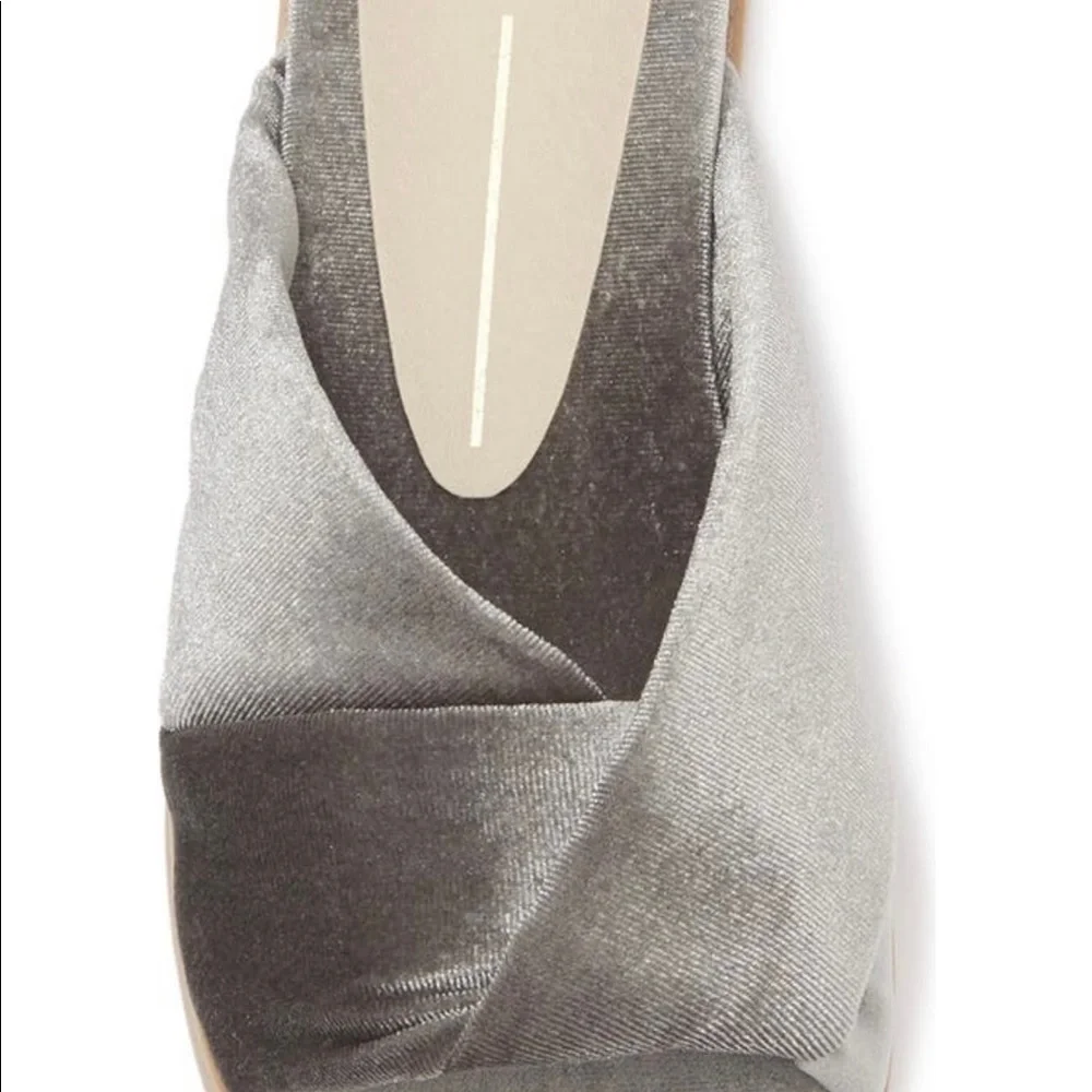 NWT Dolce Vita Golda Knotted Velvet Slipper (Seamoss).Be Summer ready with this. - Picture 8 of 9